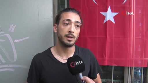 ATM Önünde Kediye Tekme Atan Genç Dövüldü: "Gerekeni Yaptım"