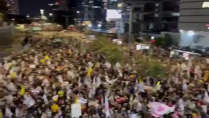 Tel Aviv'de esir takası ve ateşkes için protesto gösterisi