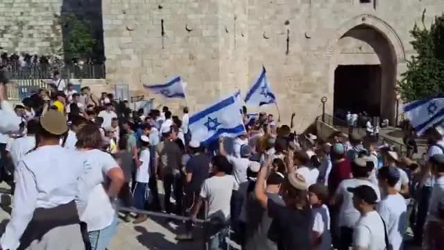Fanatik Yahudilerin Doğu Kudüs'teki provokatif bayrak yürüyüşü