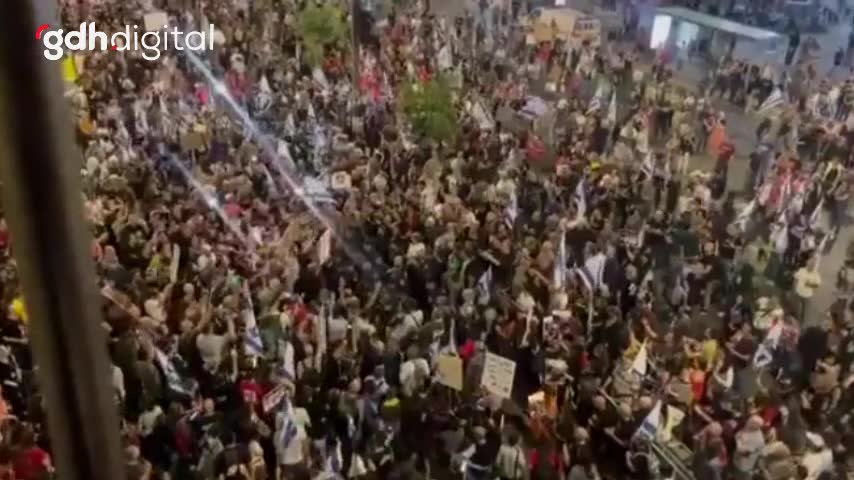Tel Aviv'de protestocular Netanyahu'nun istifasını istedi