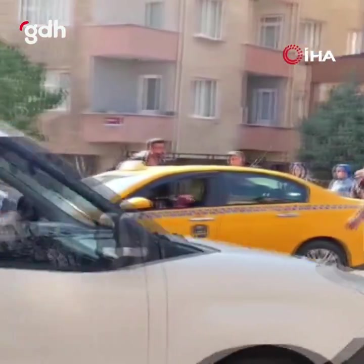 Pendik'te kadın, bıçaklı saldırganca taksiyle kaçırıldı