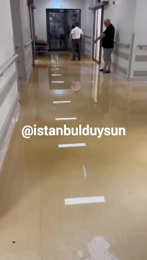 Başakşehir Çam ve Sakura Hastanesini su bastı