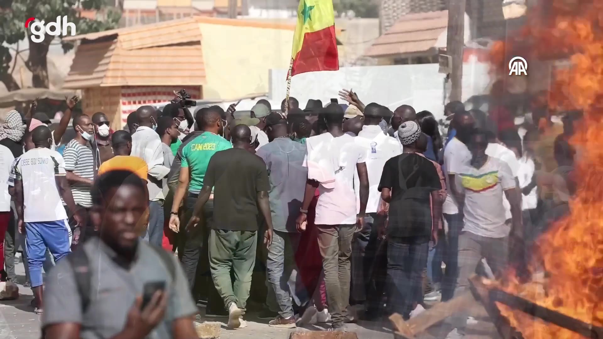 Dakar'da seçimlerin ertelenmesini protesto eden vatandaşlara müdahale
