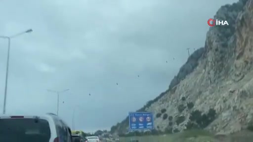 Tünektepe Teleferik'te kabin düştü, yaralılar var