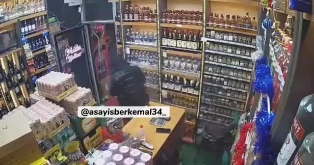 İstanbul'da tekel bayisine silahlı saldırı: Sahibi kurtuldu