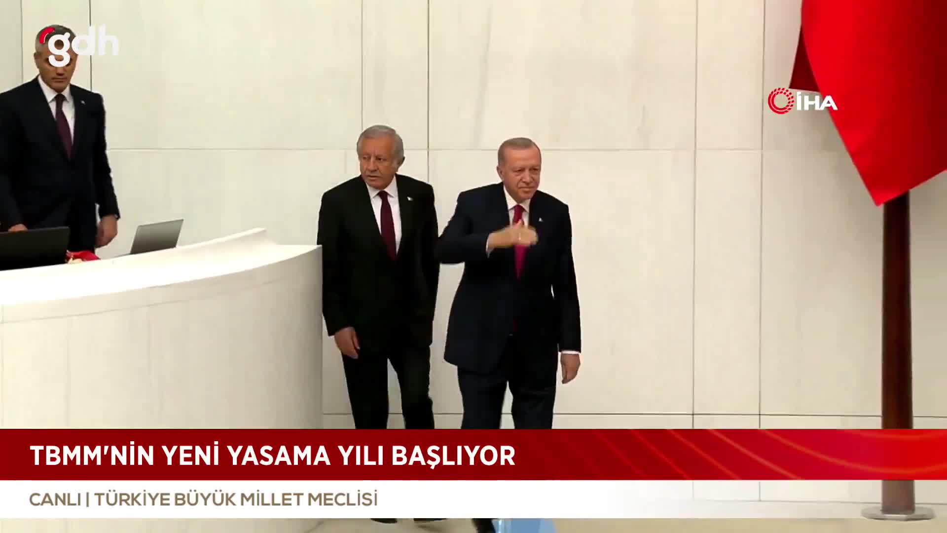 Erdoğan TBMM'ye geldi, CHP vekilleri ayağa kalktı; DEM Parti ise kalkmadı