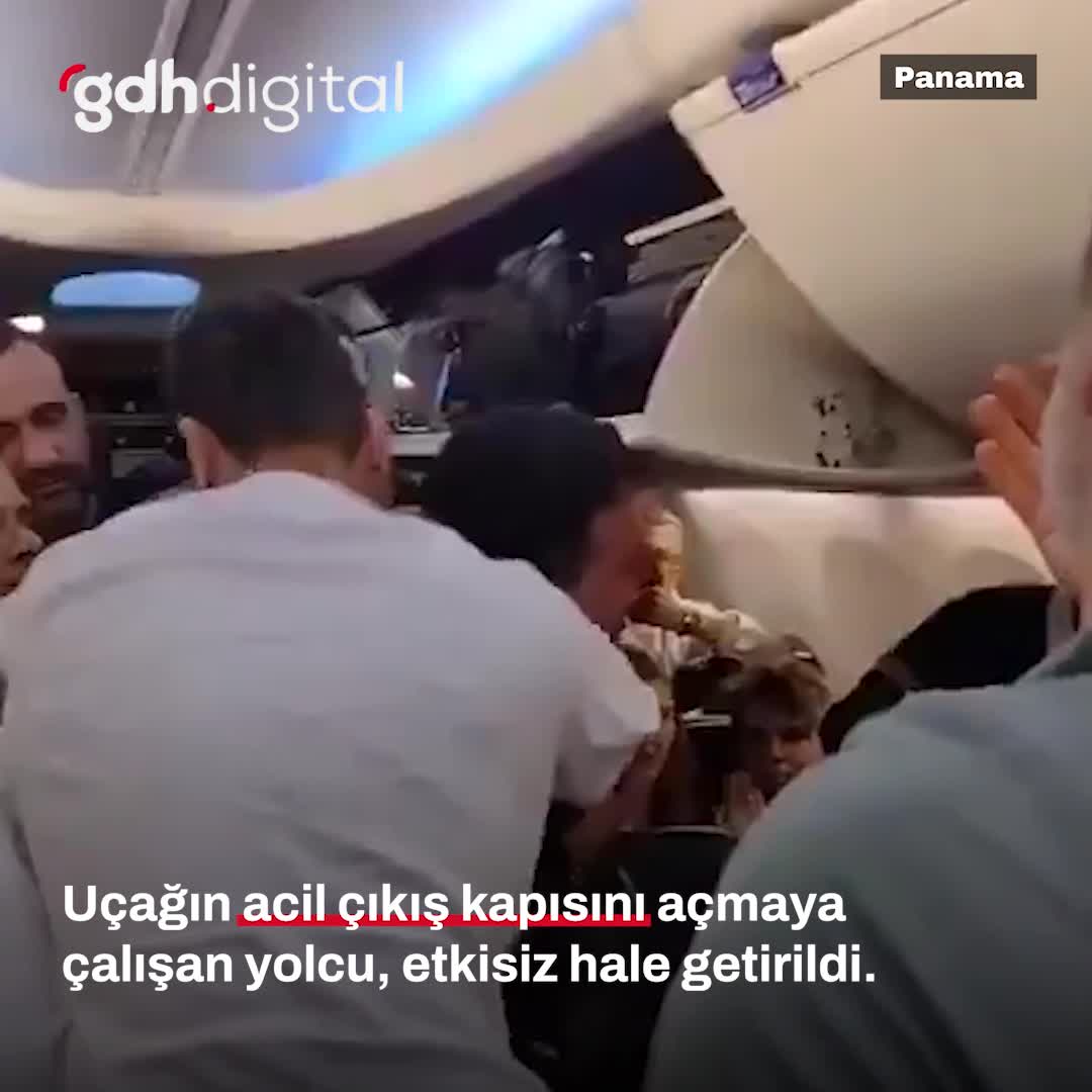 Copa Airlines uçağında yolcu acil çıkışı açmaya çalıştı