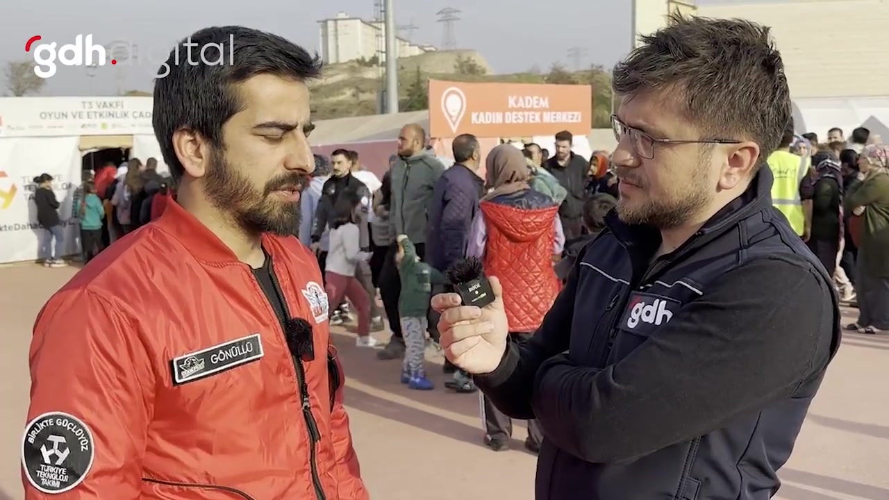 Gönüllülükle deprem bölgesindeki çocuklara teknoloji desteği