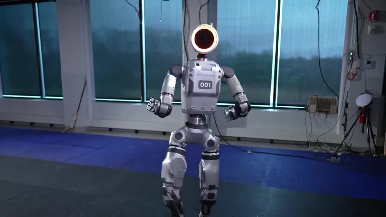Boston Dynamics, yeni insansı Atlas robotunu tanıttı