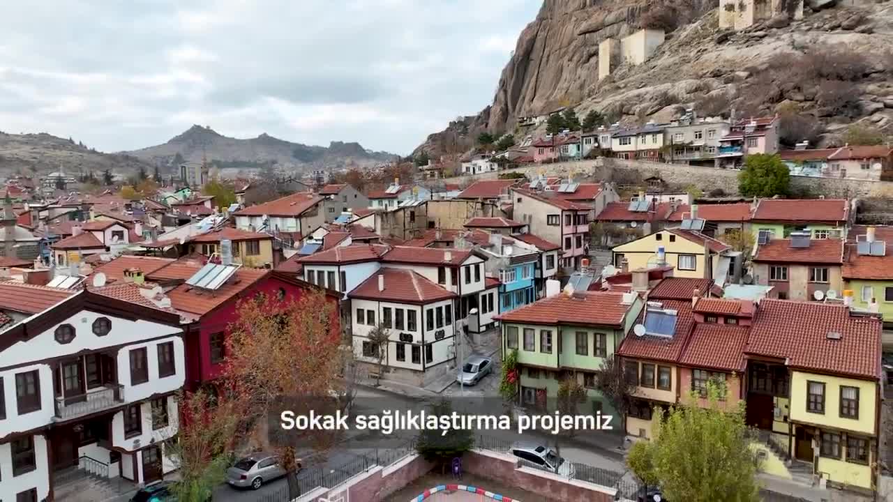 Afyonkarahisar'daki renkli sokak sağlıklaştırması tamamlandı!