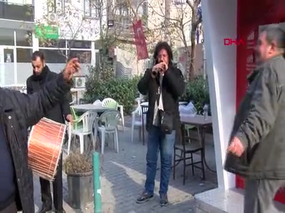 Barbaros Mahallesi'nde ATM sevinci: Davul zurna ile kutlandı!