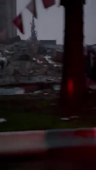 Kahramanmaraş’ta Trabzon Caddesi’nde binalar yıkıldı