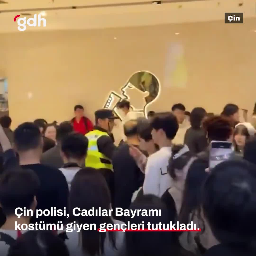 Şangay'da Cadılar Bayramı kostümlü kişiler tutuklandı