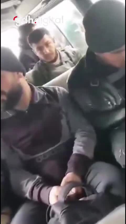 Lübnan, kaçan 70 Esad askeriyle Suriye’ye teslimat yaptı