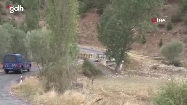 Kayseri'de teröristler gasp için araçlarına ateş açtı