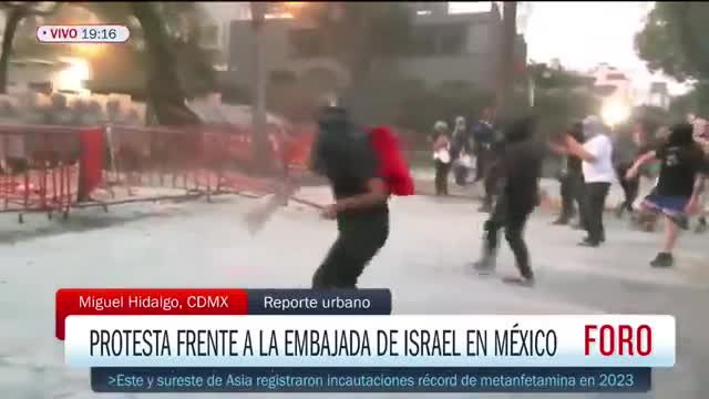 Mexico City'de İsrail'in katliamlarına protesto: Büyükelçiliğe saldırı