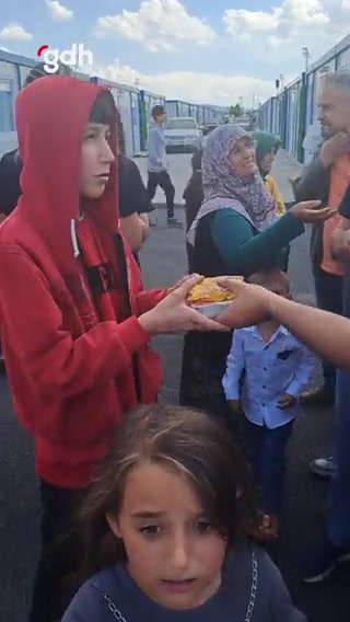 Deprem bölgesinde bayram kutlamaları nasıl geçiyor?