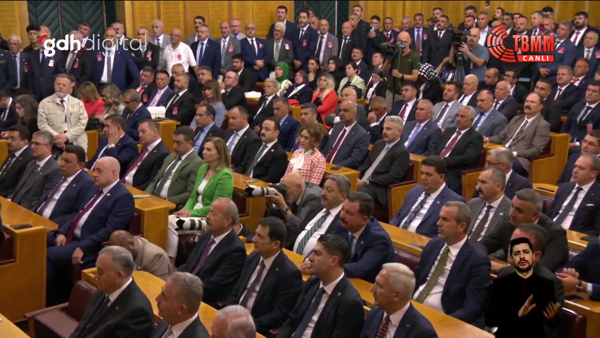 Bahçeli: Suriye’nin bölünmesine kesinlikle karşıyız