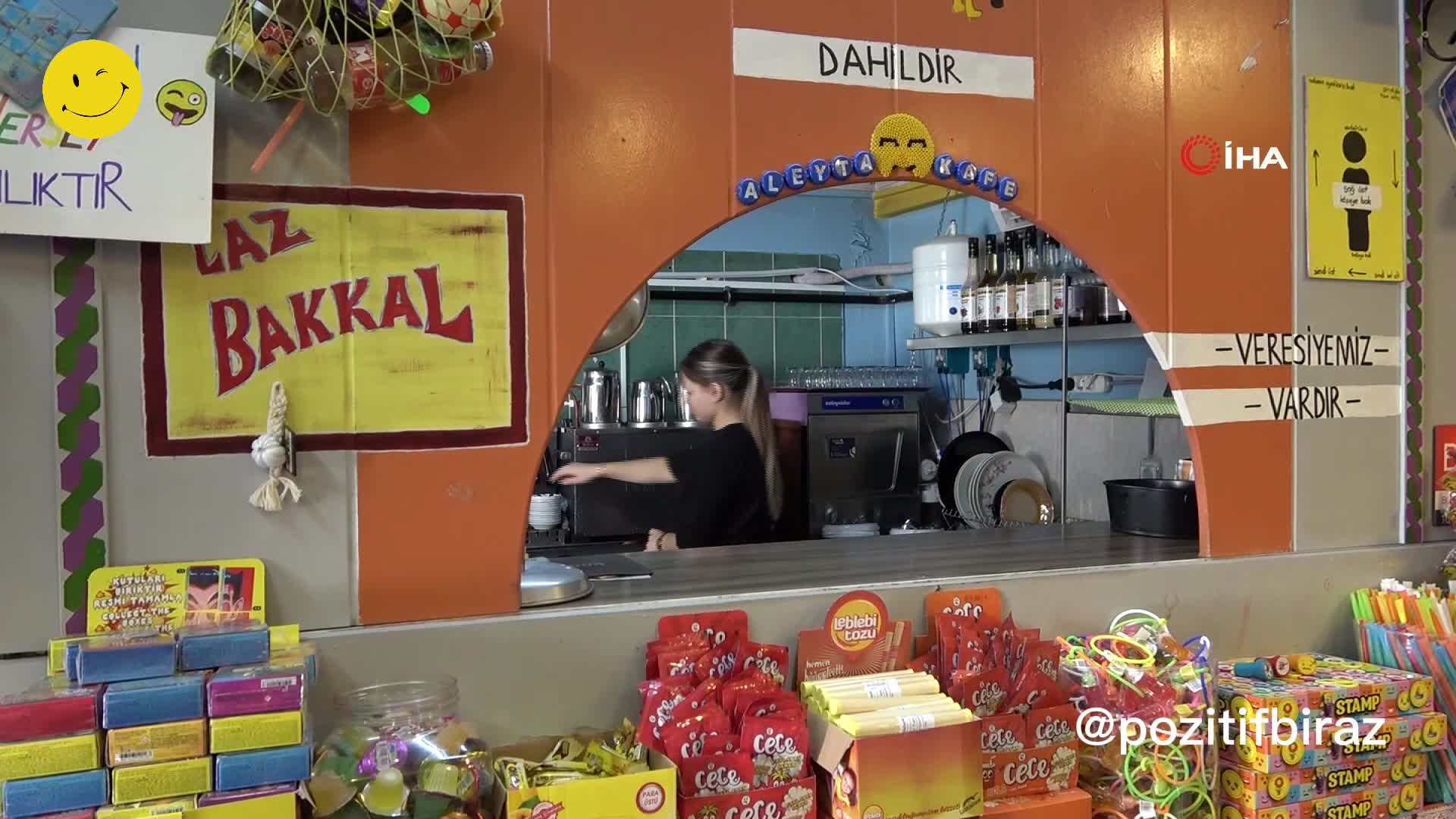 90'lar konseptli bakkal Bursa'da ilgi odağı oldu