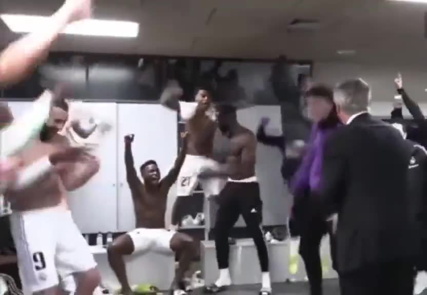 Real Madrid, Barcelona'yı 4-0 yenerken Ancelotti'den son görev