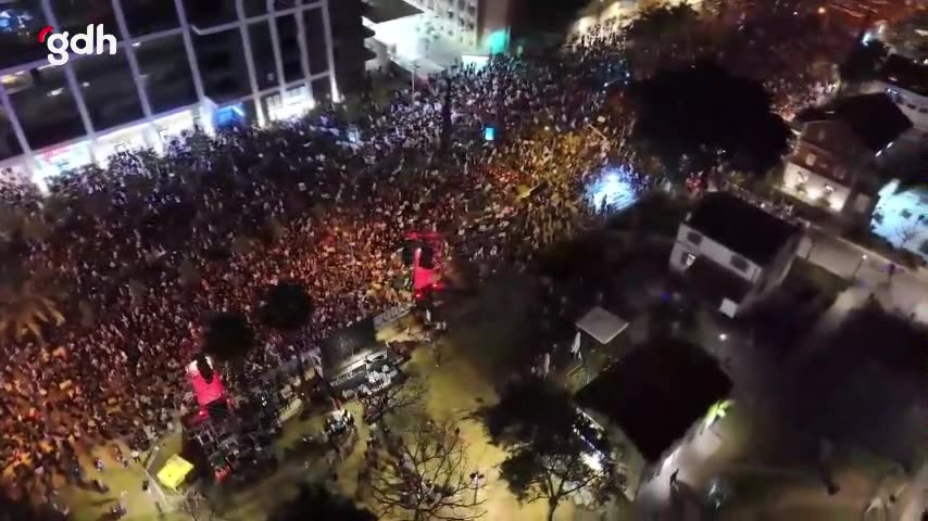 Tel Aviv'de protestocular Netanyahu'nun istifasını istedi