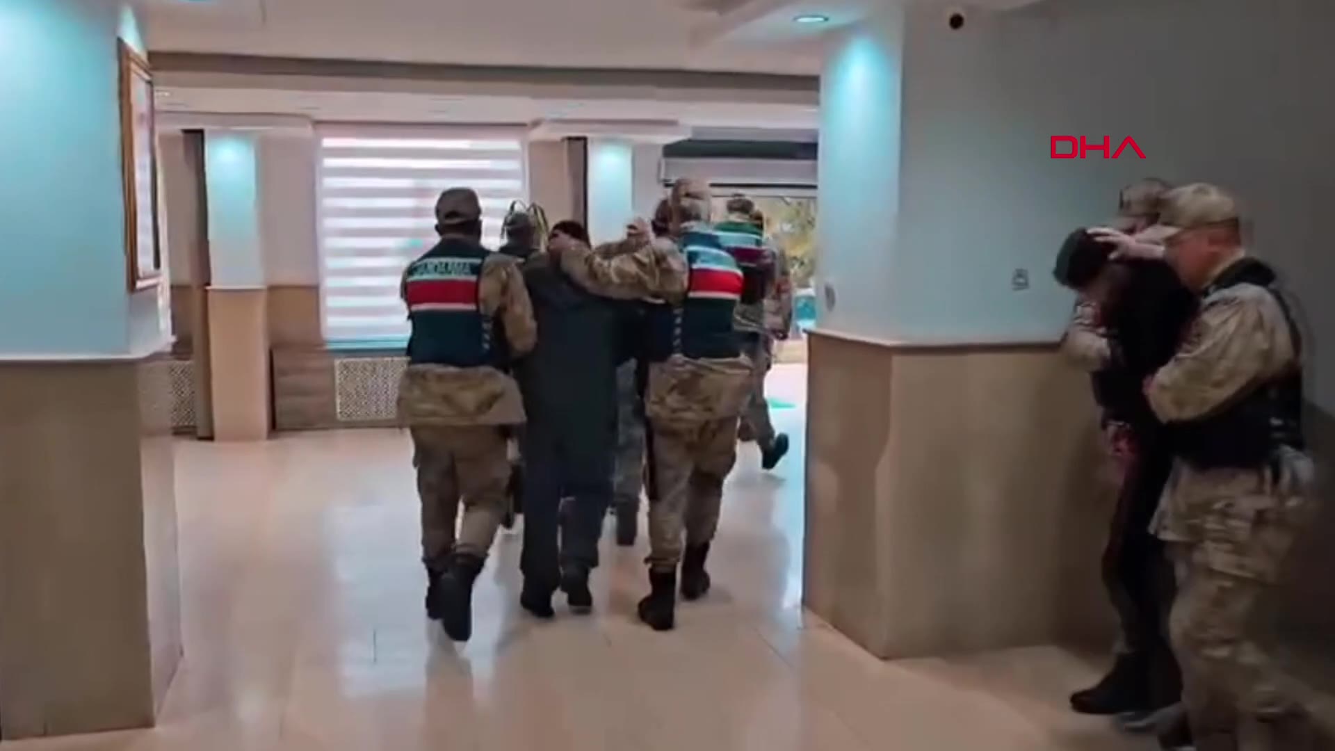 Siirt'te kaçakçılık operasyonunda 15 bin 610 mermi ele geçirildi