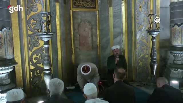 Ayasofya'nın yeniden ibadete açılışında namaz kılındı