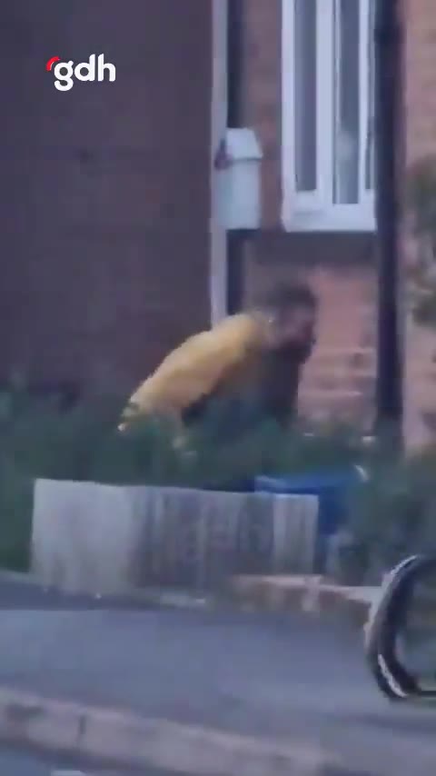 Londra'da kılıçlı saldırgan 3 kişiyi yaraladı, 1 gözaltı
