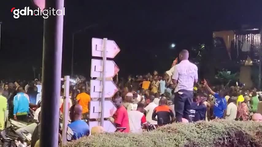 Burkina Faso'da halk, darbe iddialarına karşı hükümete destek verdi