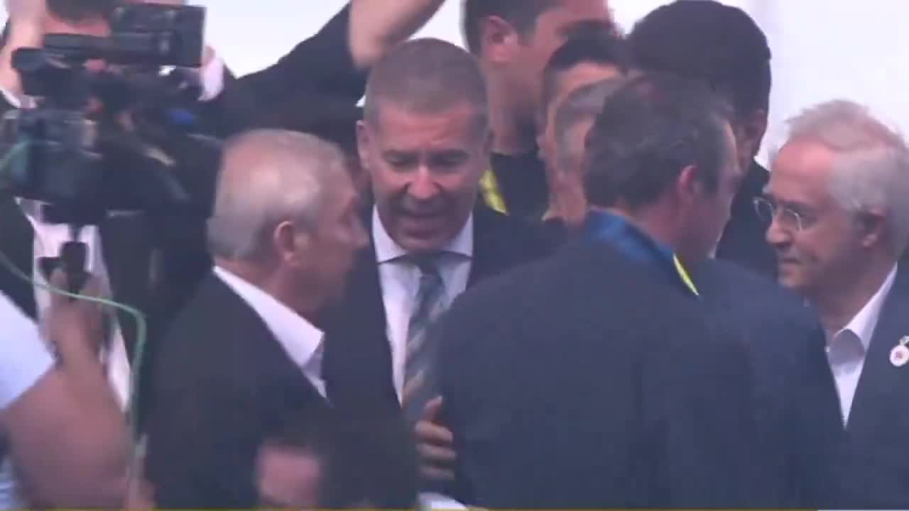 Aziz Yıldırım, Ali Koç ile birlikte konuşma yaptı