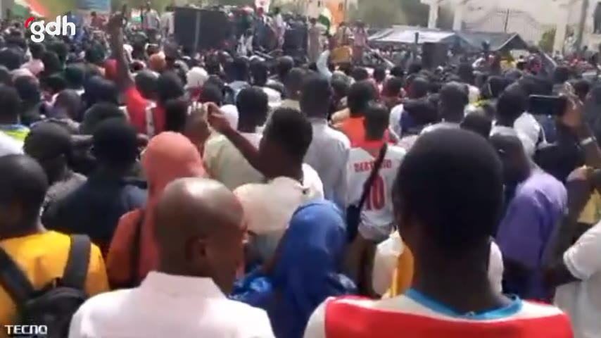 Nijerli protestocular, Niamey'de Amerikan birliklerini kınadı