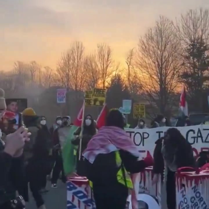 ABD'de vatandaşlar, Austin’in evinin önünde Gazze'ye tepki gösterdi