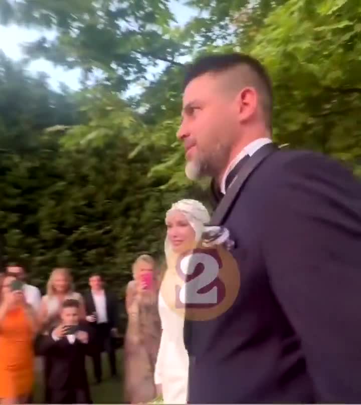 Gamze Özçelik, Avustralyalı aktör Reshad Strik ile evlendi