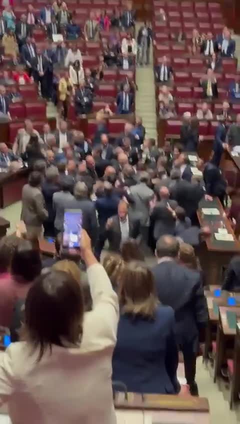 Meloni'nin özerklik teklifine tepki veren Donno saldırıya uğradı