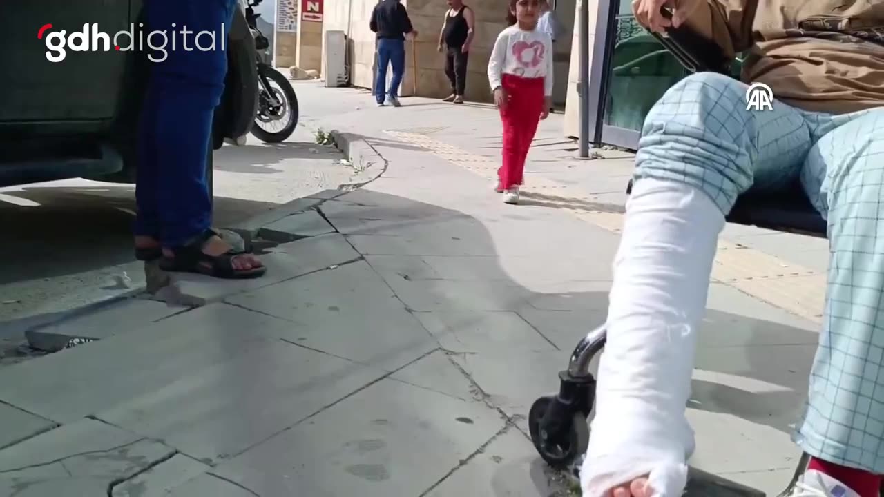 Hatay'da sokak köpeğinden kaçan genç kızın ayağı kırıldı