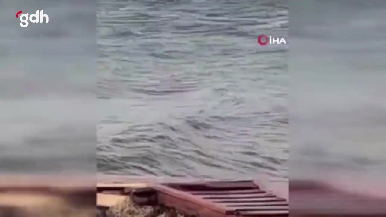 Gelibolu'da orman yangını: Pazarlı köyü boşaltıldı!