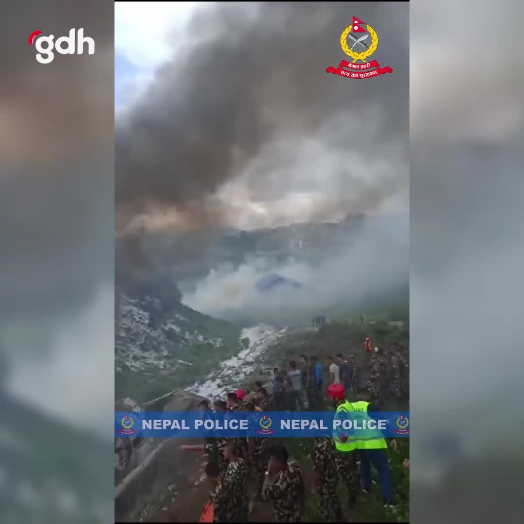 Nepal'de kalkışta düşen uçakta 18 kişi hayatını kaybetti