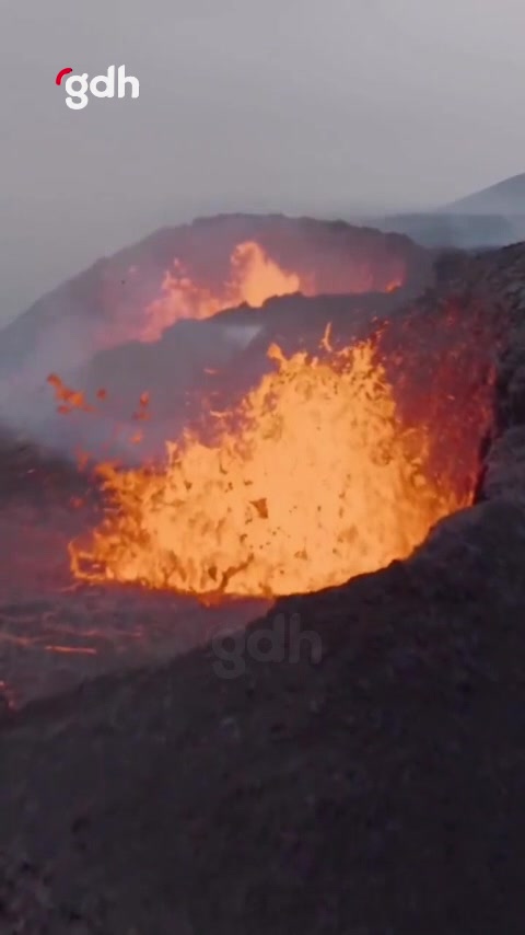 Reykjanes'te yanardağ patlaması sürüyor, 4. kez!