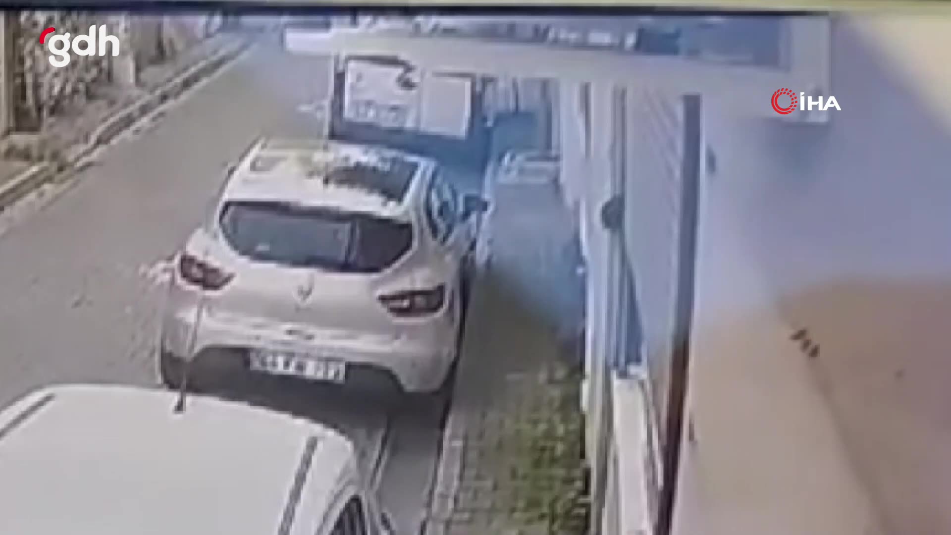 İzmir'de torun, dedesini tabancayla bacağından vurdu