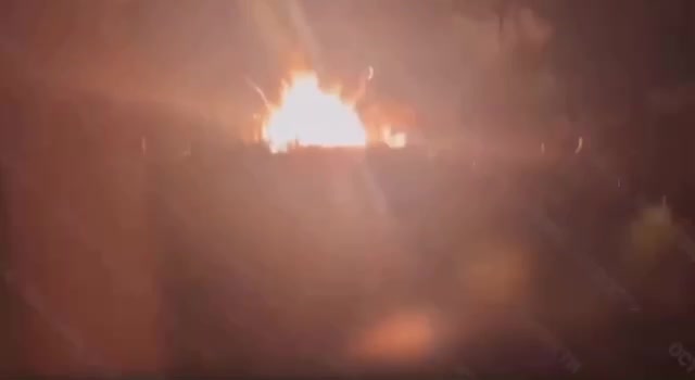 Ukrayna ordusu Ropucha sınıfı Rus çıkarma gemisini vurdu anları