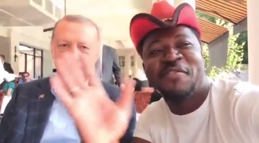 Michael, Erdoğan'la öz çekim yapıp "Dünyanın en iyi Cumhurbaşkanı" dedi