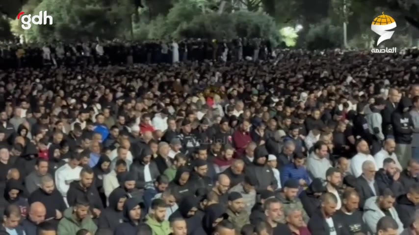 Kadir Gecesi Mescid-i Aksa'da Teravih Namazı Kılındı