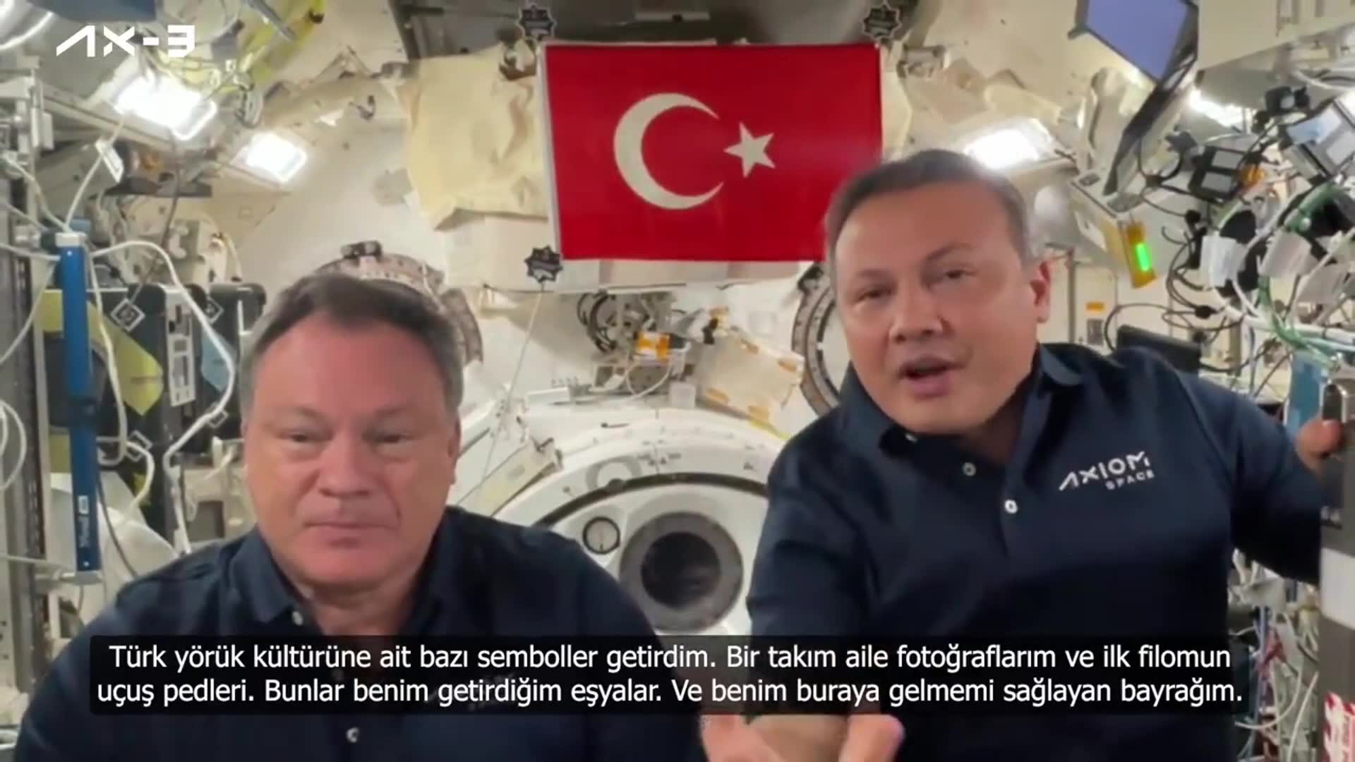 Özel eşyalarım: yörük sembolleri, fotoğraflar ve bayrak