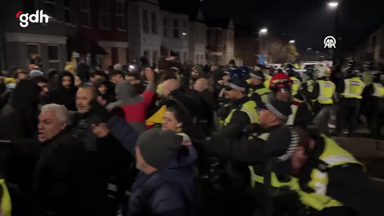 Londra'da terör tutuklaması sonrası PKK yandaşları çatıştı