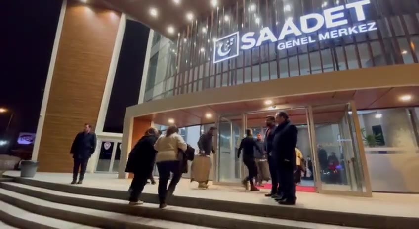 Saadet Partisi, genel merkez binasını depremzedelere açtı