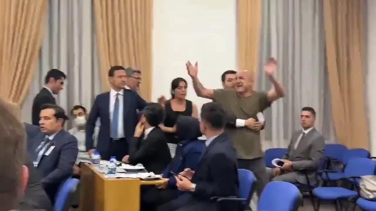 Köpek saldırısında yaralanan çocuğun babası Meclis'ten atıldı!