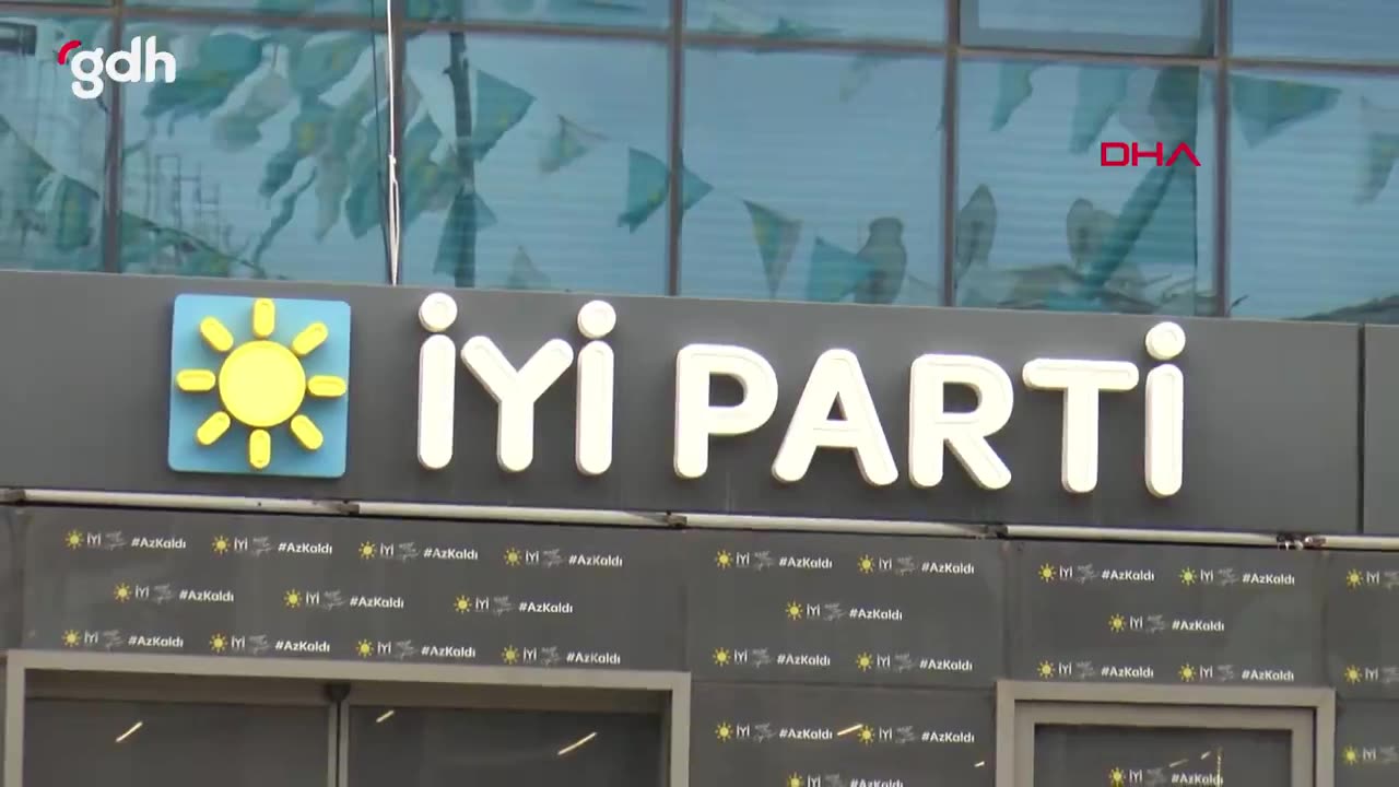 Meral Akşener, aday olmayınca makam odasını boşalttı