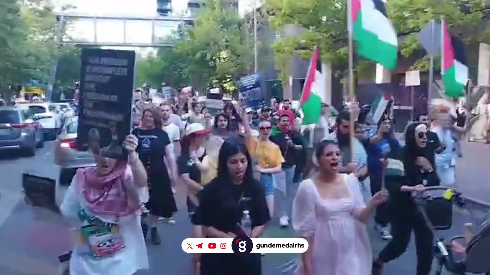 Kanberra'da "Özgür Filistin" ile Gazze katliamına protesto yürüyüşü