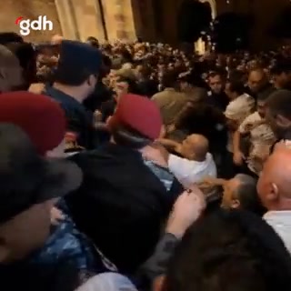 Ermenistan'da Bakanlar Kurulu önünde çatışmada çok sayıda yaralı