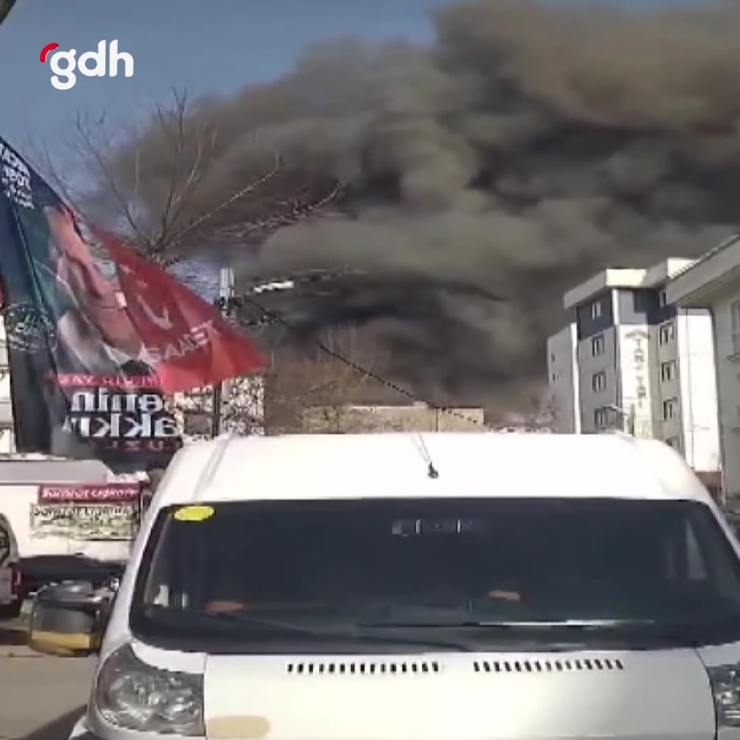 Tuzla'daki fabrikada yangın, çok sayıda itfaiye sevk edildi